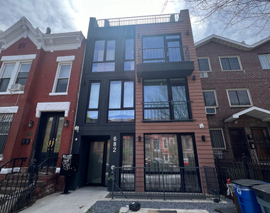 682 Hancock Street - Photo Thumbnail 10