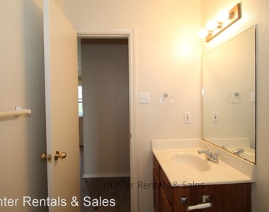 1714 Benttree Dr - Photo Thumbnail 7