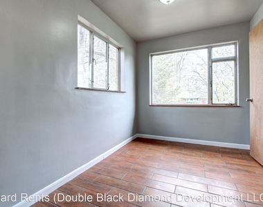 2225 Ames St - Photo Thumbnail 21