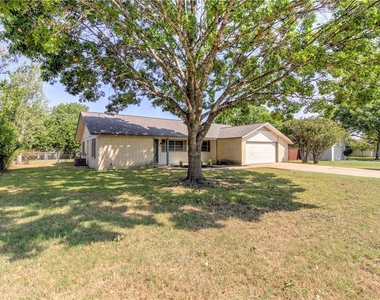 803 River Bend Dr - Photo Thumbnail 1