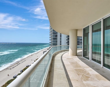 16047 Collins Ave - Photo Thumbnail 3