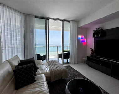 1300 Brickell Bay Dr - Photo Thumbnail 17