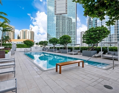 1300 Brickell Bay Dr - Photo Thumbnail 30