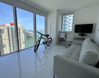 1300 Brickell Bay Dr - Photo Thumbnail 7