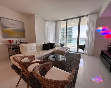 1300 Brickell Bay Dr - Photo Thumbnail 16