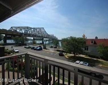 610 W Riverside Dr - Photo Thumbnail 1