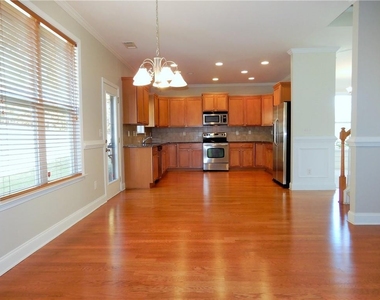 2136 Leafmore Court - Photo Thumbnail 10