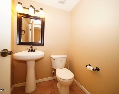 3440 N 38th Street - Photo Thumbnail 7