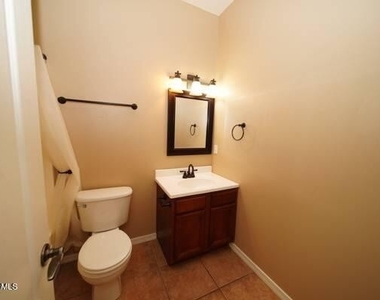 3440 N 38th Street - Photo Thumbnail 14