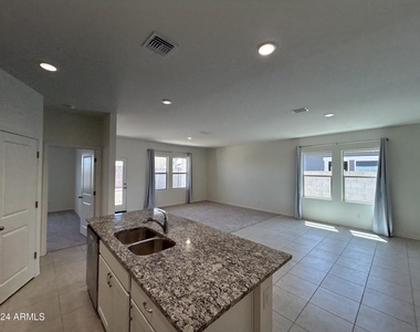 18461 N Los Gabrieles Way - Photo Thumbnail 33