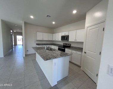 18461 N Los Gabrieles Way - Photo Thumbnail 29