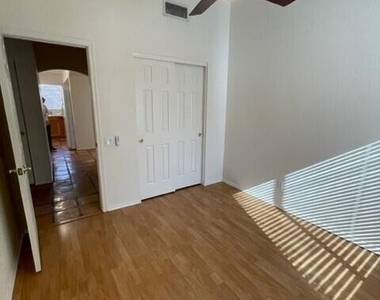 16640 N 35th Place - Photo Thumbnail 20