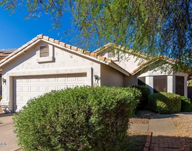 4326 E Rosemonte Drive - Photo Thumbnail 9