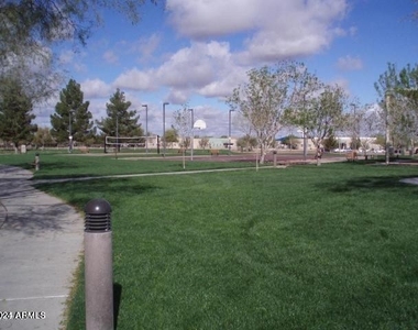 10410 N Cave Creek Road - Photo Thumbnail 22