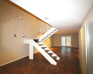 7414 Fair Oaks Avenue - Photo Thumbnail 8