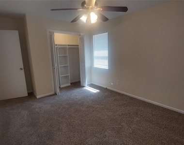 824 Ray Andra Drive - Photo Thumbnail 13