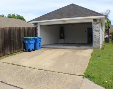 7009 Charleston Drive - Photo Thumbnail 14