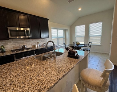 4314 Cibolo Creek Trail - Photo Thumbnail 7