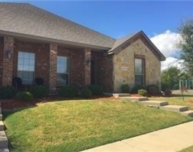 2101 Colby Lane - Photo Thumbnail 0