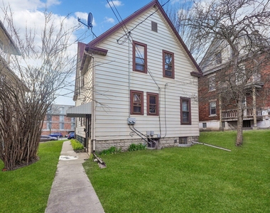 3062 N Oakland Ave - Photo Thumbnail 13