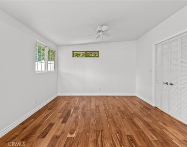 15521 Morrison Street - Photo Thumbnail 25