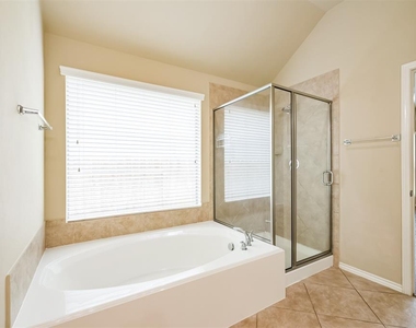 3120 Crystal Cascade Lane - Photo Thumbnail 23