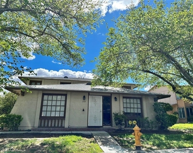 1335 Lorilyn Avenue - Photo Thumbnail 0