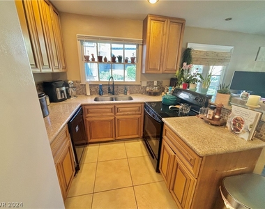 1335 Lorilyn Avenue - Photo Thumbnail 2