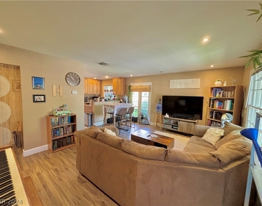 1335 Lorilyn Avenue - Photo Thumbnail 4