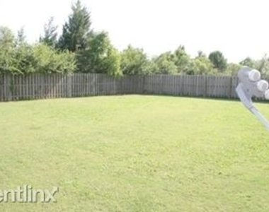 9616 Helmsley Circle - Photo Thumbnail 11