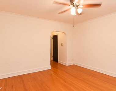 2848 W. Cullom, Unit 5 - Photo Thumbnail 8