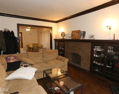 849 W. Fletcher, Unit 4 - Photo Thumbnail 11