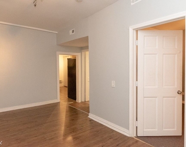 3511 W. Dickens, Unit 4 - Photo Thumbnail 8