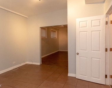 3511 W. Dickens, Unit 4 - Photo Thumbnail 12