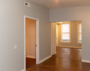 3511 W. Dickens, Unit 4 - Photo Thumbnail 7