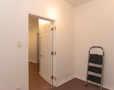 3511 W. Dickens, Unit 4 - Photo Thumbnail 13