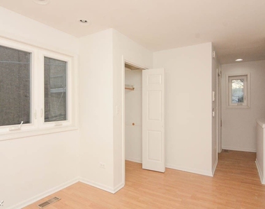 849 W. Fletcher, Unit Chc - Photo Thumbnail 7