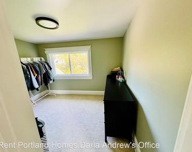 7052 N Albina Ave - Photo Thumbnail 24