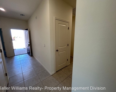 18461 North Los Gabrieles Way - Photo Thumbnail 15