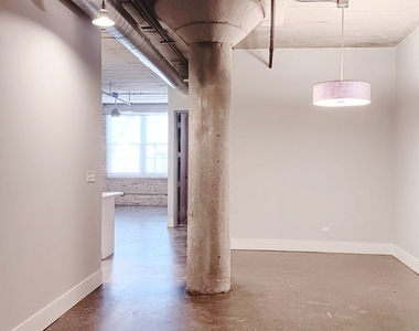 4046 N. Hermitage - Photo Thumbnail 4