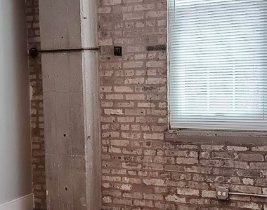 4046 N. Hermitage - Photo Thumbnail 12