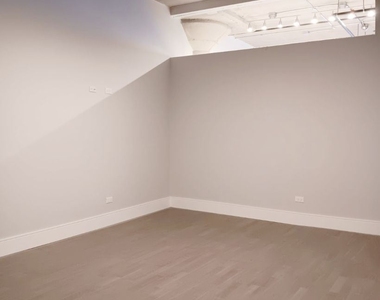 4046 N. Hermitage - Photo Thumbnail 7