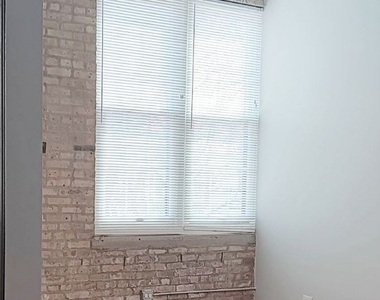 4046 N. Hermitage - Photo Thumbnail 11