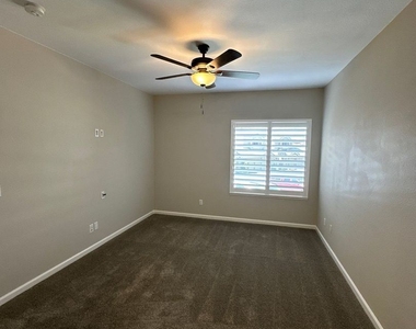 900 S Meadows Pkwy Apt 4421 - Photo Thumbnail 36