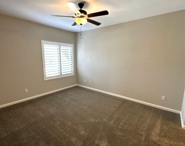 900 S Meadows Pkwy Apt 4421 - Photo Thumbnail 27