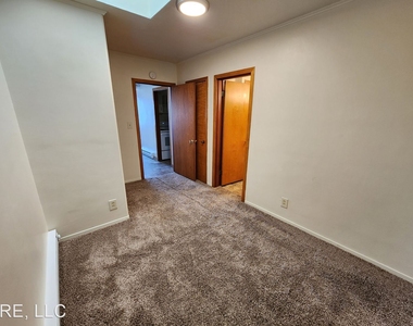 1806 W Pacific Ave - Photo Thumbnail 8