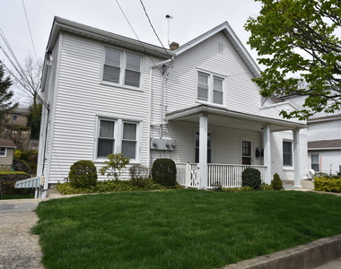 244 Davis Avenue - Photo Thumbnail 0