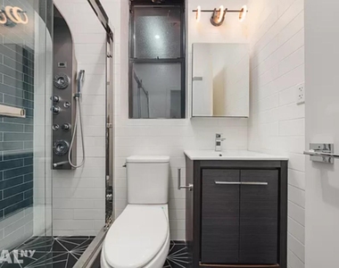 20 St Marks Place - Photo Thumbnail 9