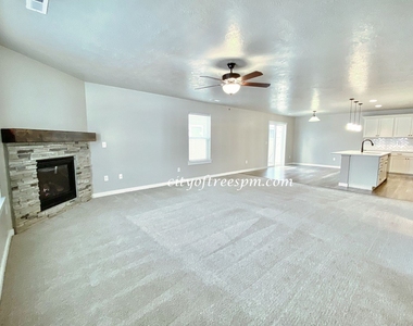 4102 N Ambercreek Ave - Photo Thumbnail 5