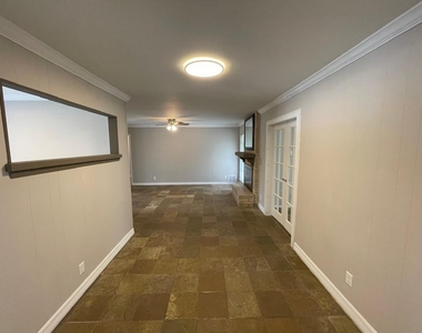 9206 Quail Rock Cir - Photo Thumbnail 27